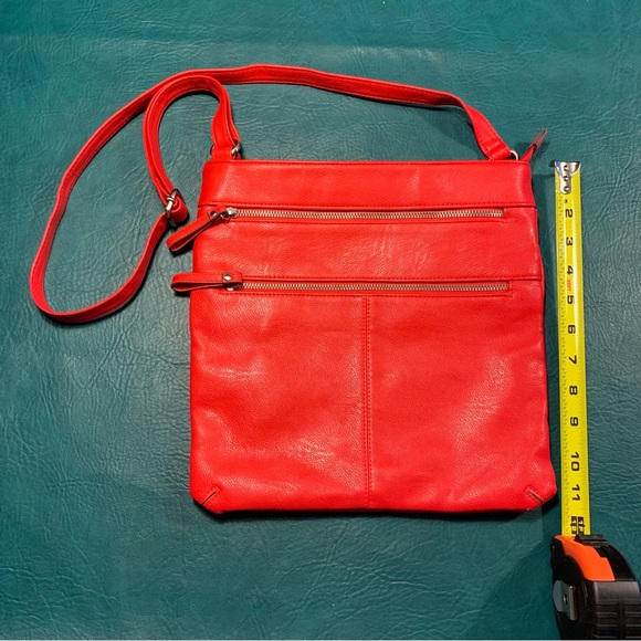 Stylish Merona crossbody purse - Picture 1 of 5